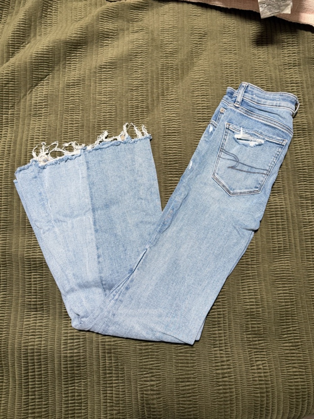 SO CUTE American Eagle Outfitters Light Wash Frayed Hem Flare Jeans